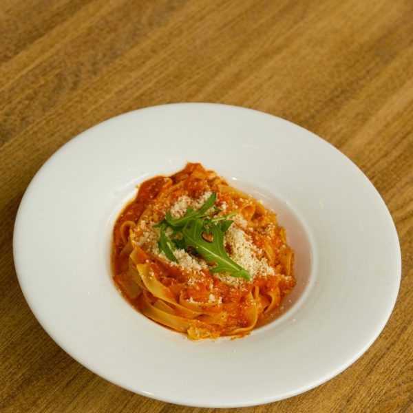 Dečiji meni pasta u paradajz sosu